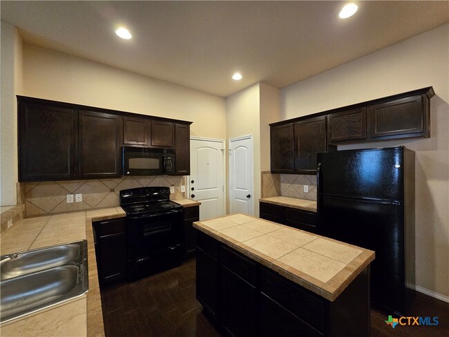 Building Photo - 297 Rosalie Dr