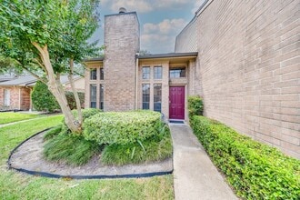 Building Photo - 1018 Memorial Village Dr