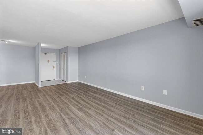 Building Photo - 5300 Holmes Run Pkwy