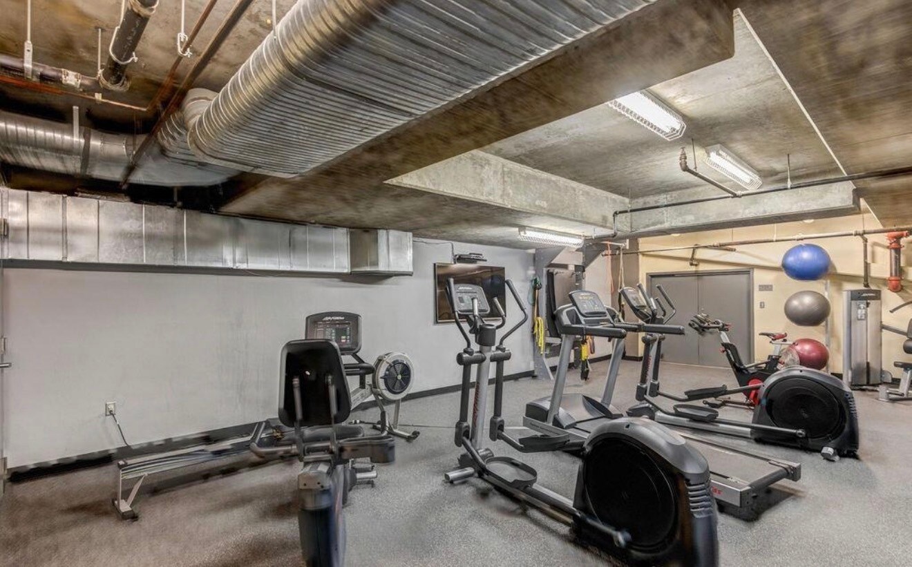 Building Photo - 1150 J St