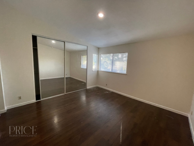 Building Photo - 3 Bedroom Condo in Rancho Cucamonga