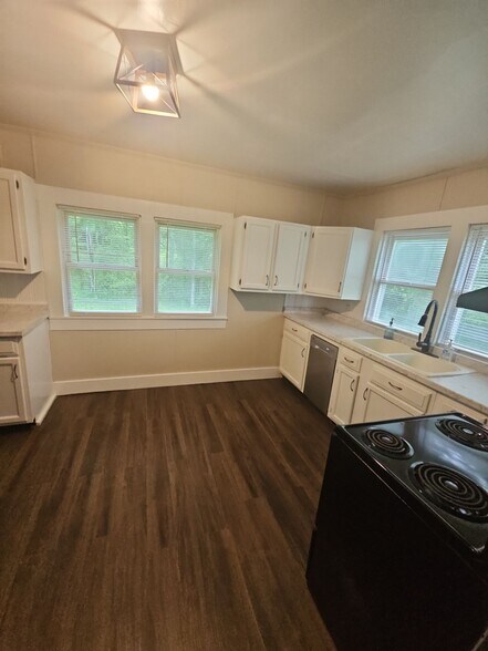 Building Photo - 3486 Cedar Creek Rd