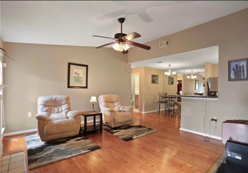 Building Photo - 642 Granville Ct