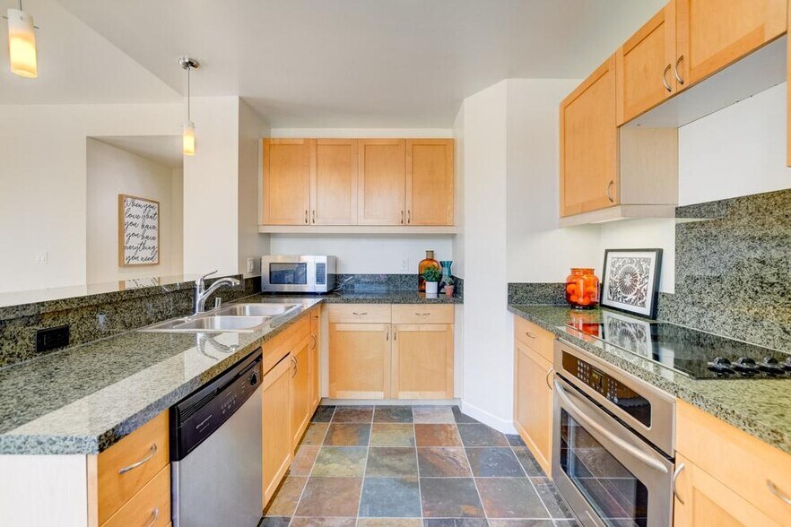 Kitchen granite countertops - 1150 J St