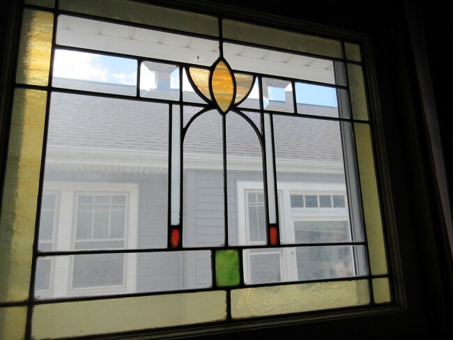 Building Photo - 2615 Taylor Ave