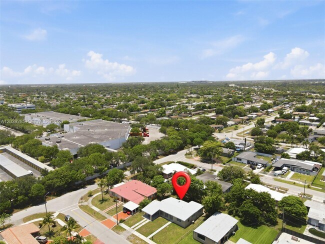 Building Photo - 875 NW 168th Dr