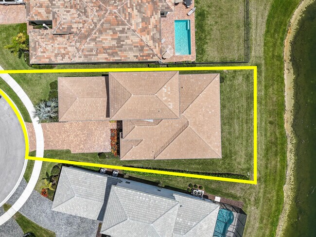 Building Photo - 9019 SW Terzi Wy