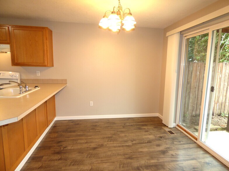 Building Photo - 104 Rice Ln