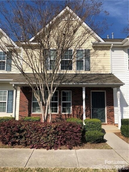 Building Photo - 11138 Derryrush Ave
