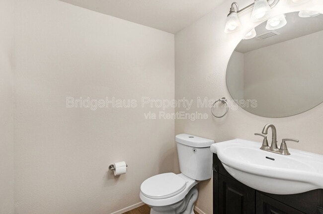 Building Photo - 7831 Rancho Fanita Dr