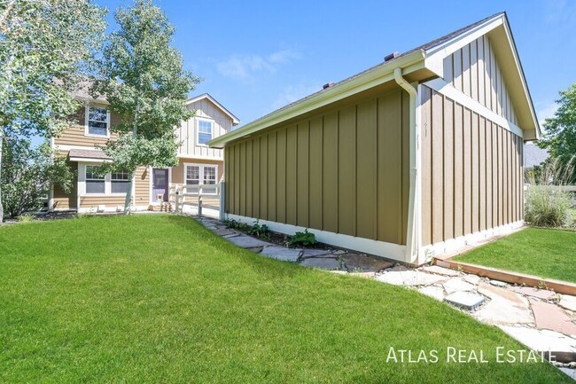 Building Photo - 2815 Canby Way