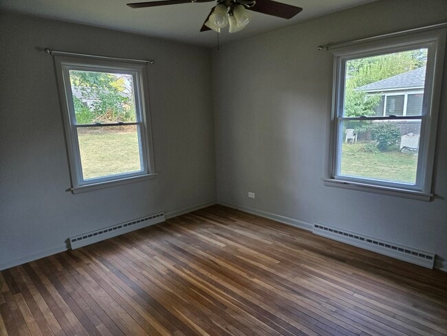 Building Photo - 448 Hubbard Ave