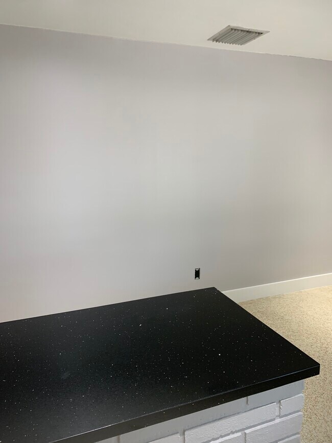 Building Photo - 10790 SW 88th Ave