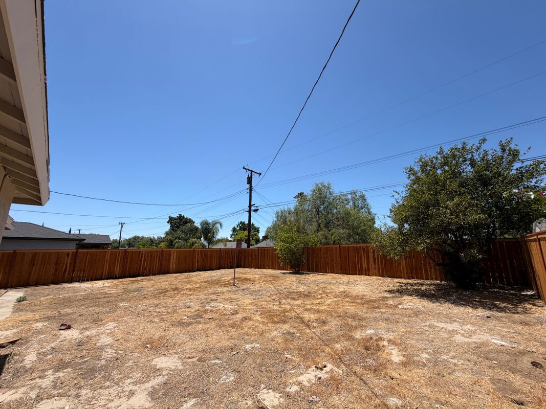 Building Photo - 8232 Malven Ave