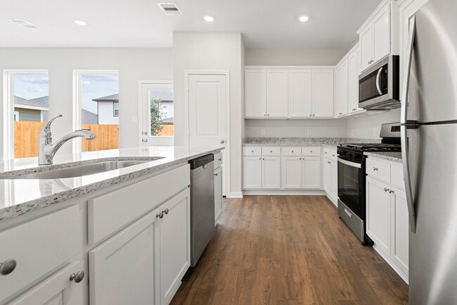 Building Photo - 5906 Peony Pl