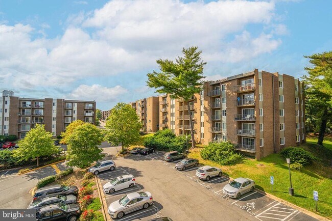 Building Photo - 75 S Reynolds St
