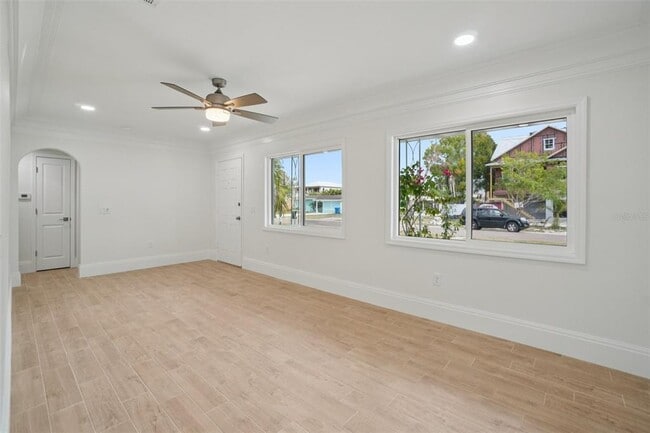 Building Photo - 9008 Bay St NE