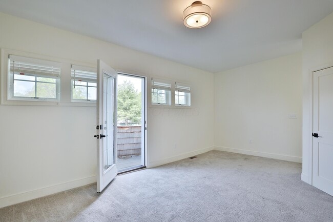 Building Photo - 125 S Knox St