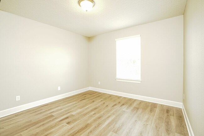 Building Photo - 4391 Song Sparrow Dr