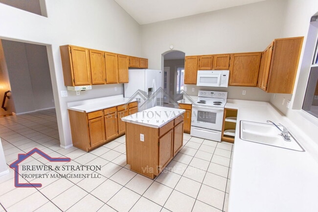 Building Photo - 1431 E Encinas Ave