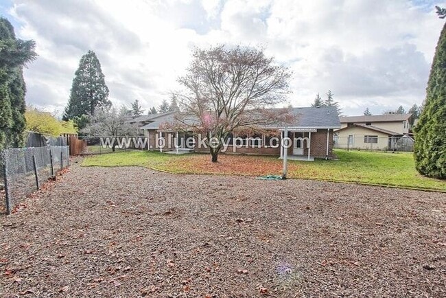 Building Photo - 3 Bed, 2.5 Bath Home in Culdesac with Huge...