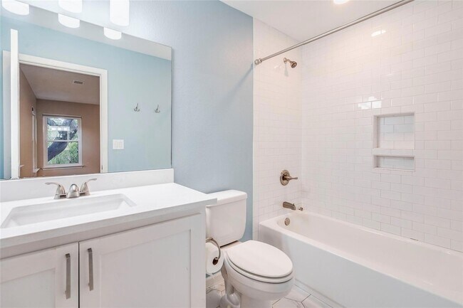 Building Photo - 10803 Sans Souci Pl