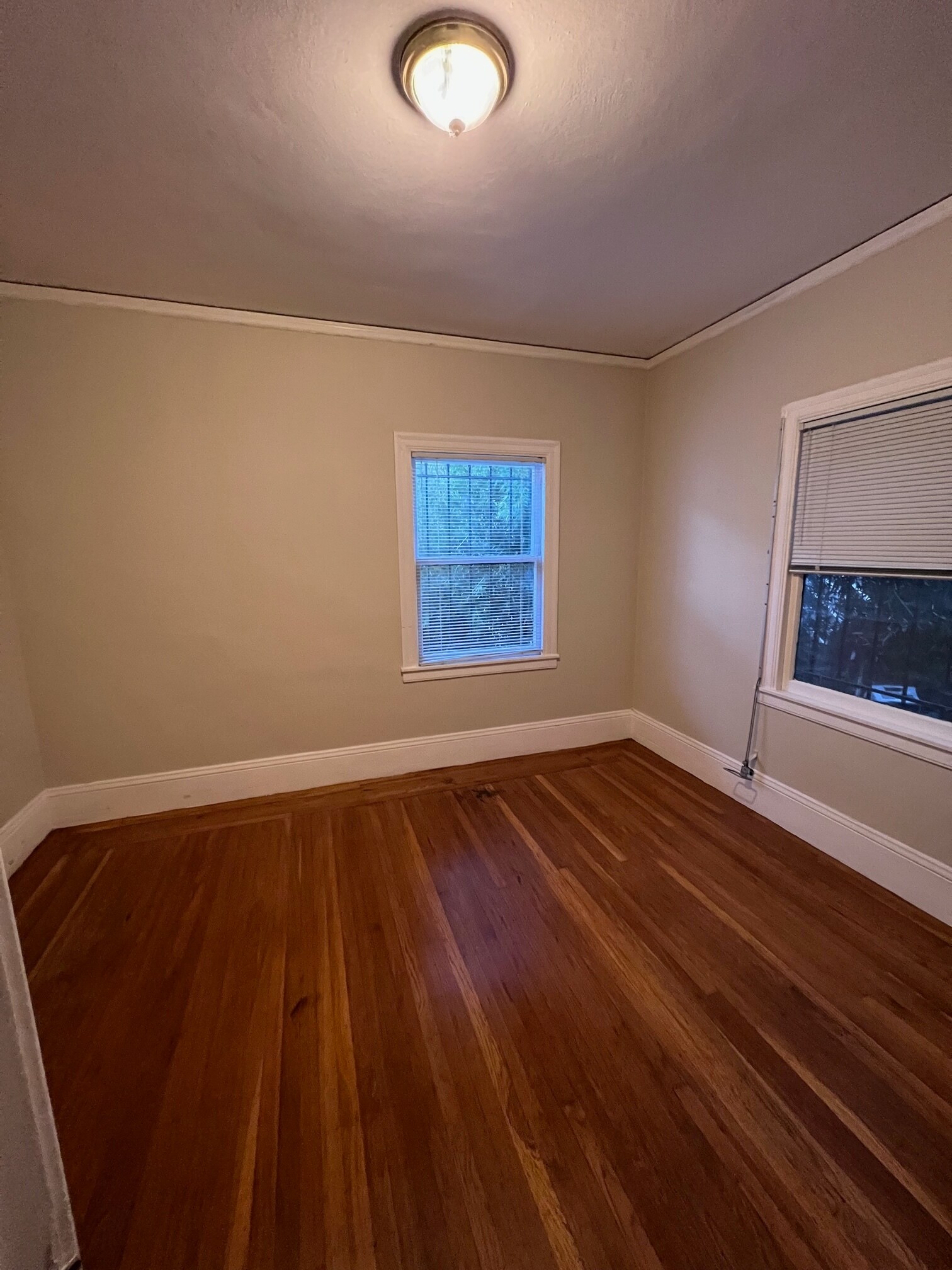 Building Photo - 476 Weldon Ave