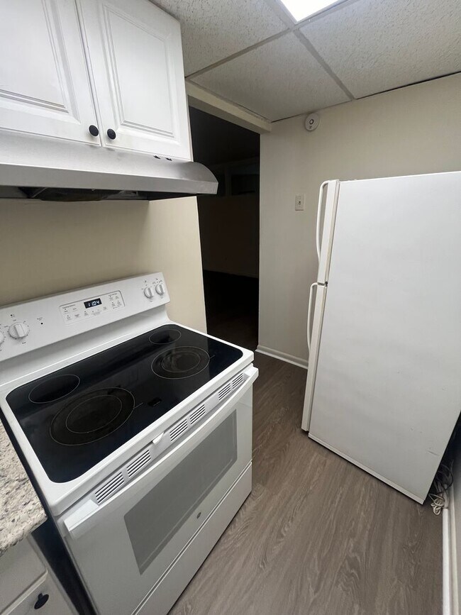 Building Photo - 1 Bd / 1 Bth Warminster Condo