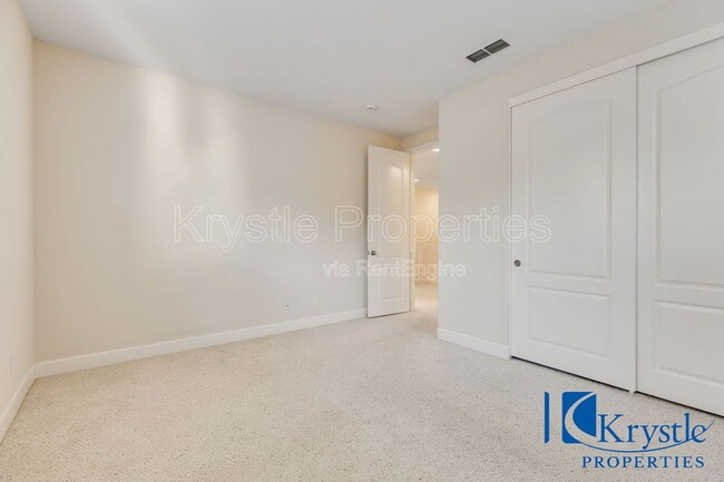 Building Photo - 6335 Newhaven Ln