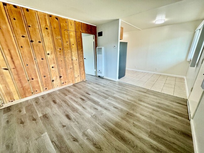 Building Photo - Ground Floor 1 Bed/1Bath Apartment in El Cerrito - Remodeled with 1 Parking Space Included