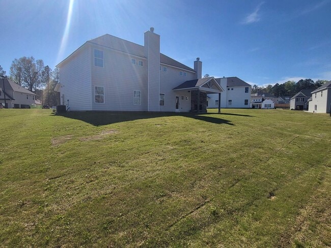 Building Photo - Inviting 5 Bedroom 3 Bath Beautiful Rental