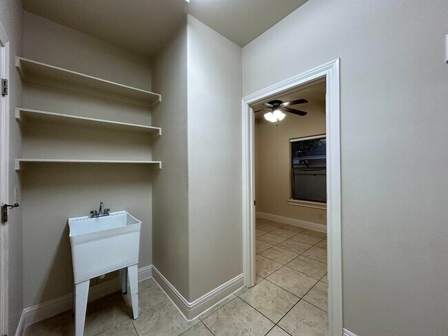 Building Photo - 3335 Hagen Lp