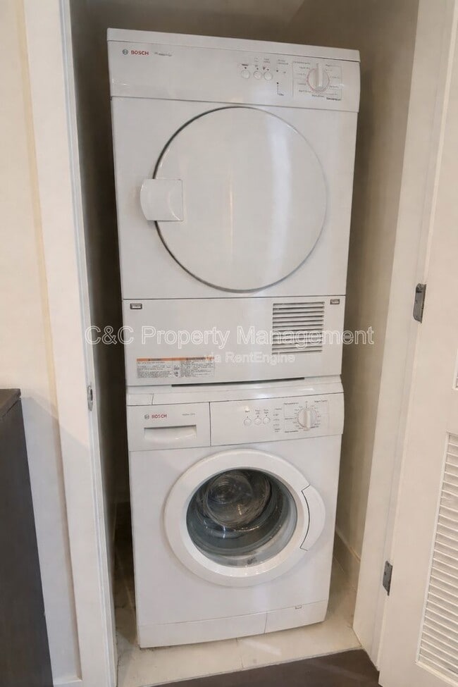 Building Photo - 7857 W Manchester Ave