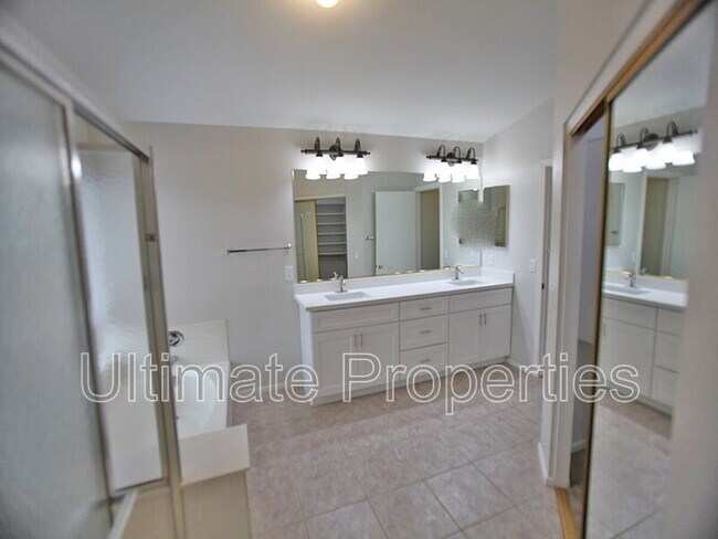 Building Photo - 12107 N 79th Dr