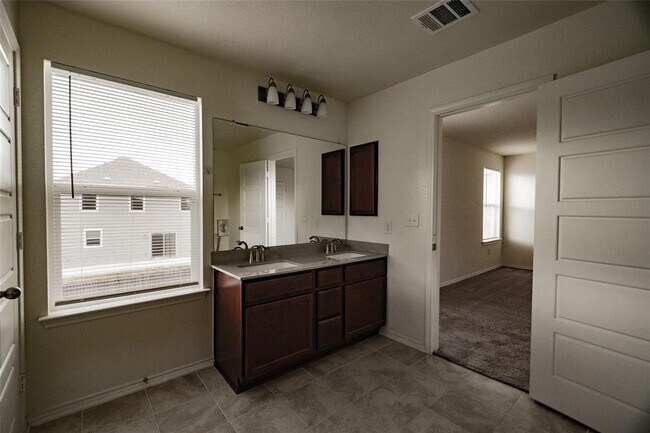 Building Photo - 6412 Carriage Pines Dr