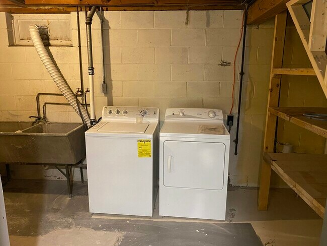 Building Photo - 607 Pine Street, Unit 607