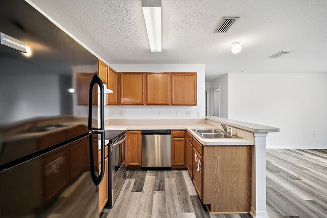 Building Photo - 526 Paulling Dr
