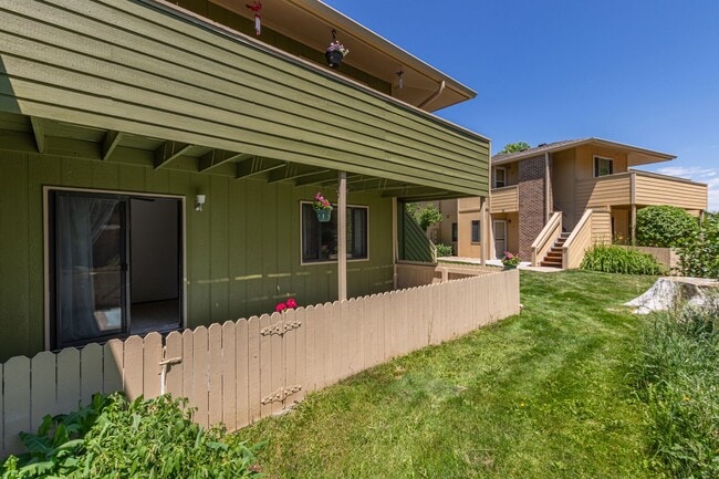 Building Photo - 1410 Bacchus Dr