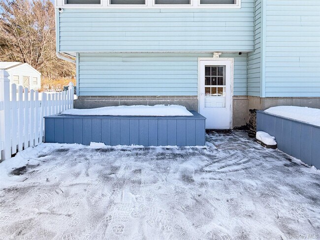 Building Photo - 83 Kent Rd