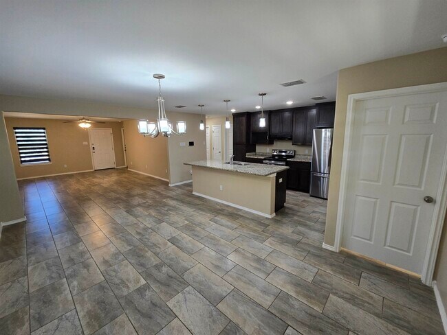 Building Photo - 5821 Doctorado Dr
