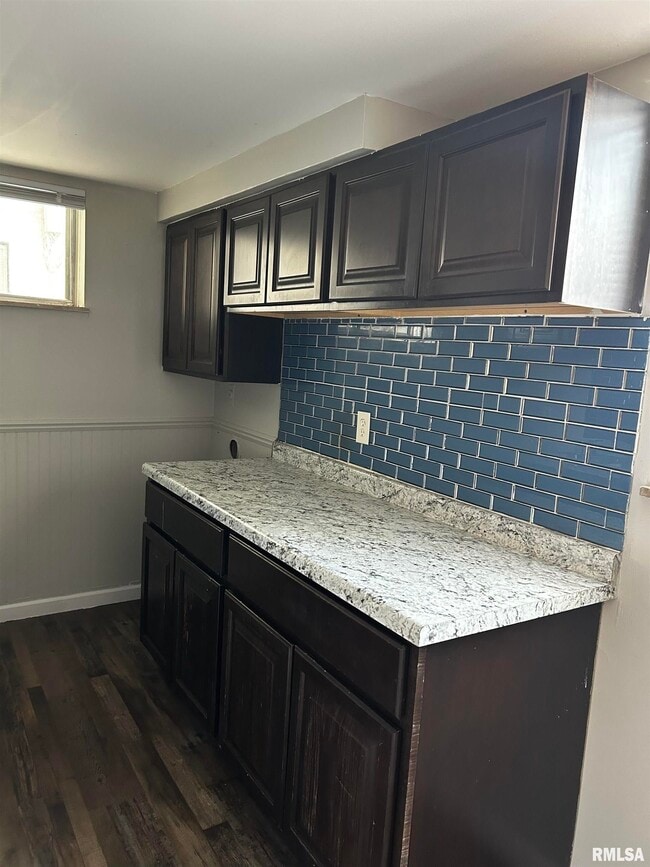 Building Photo - 2611 W Wardcliffe Dr