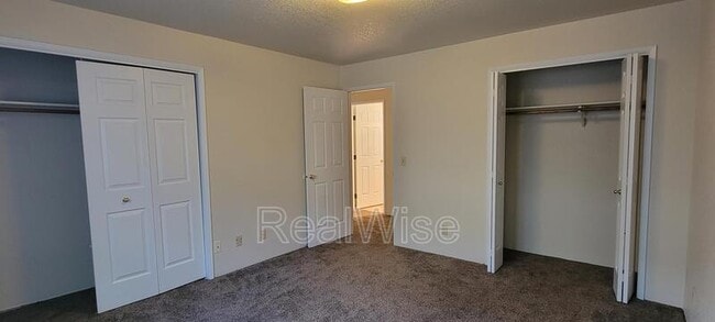 Building Photo - 1806 Medart Ln