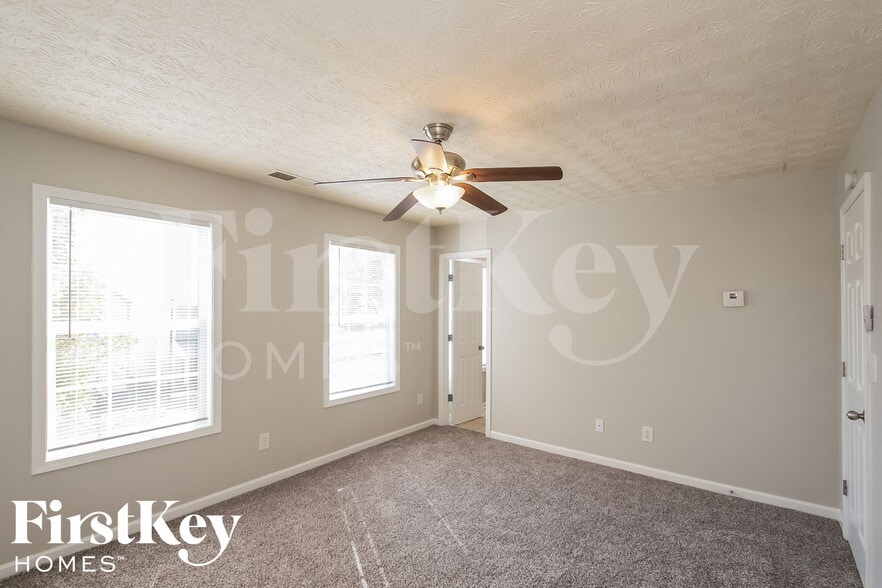 Building Photo - 6104 Ruth St SW