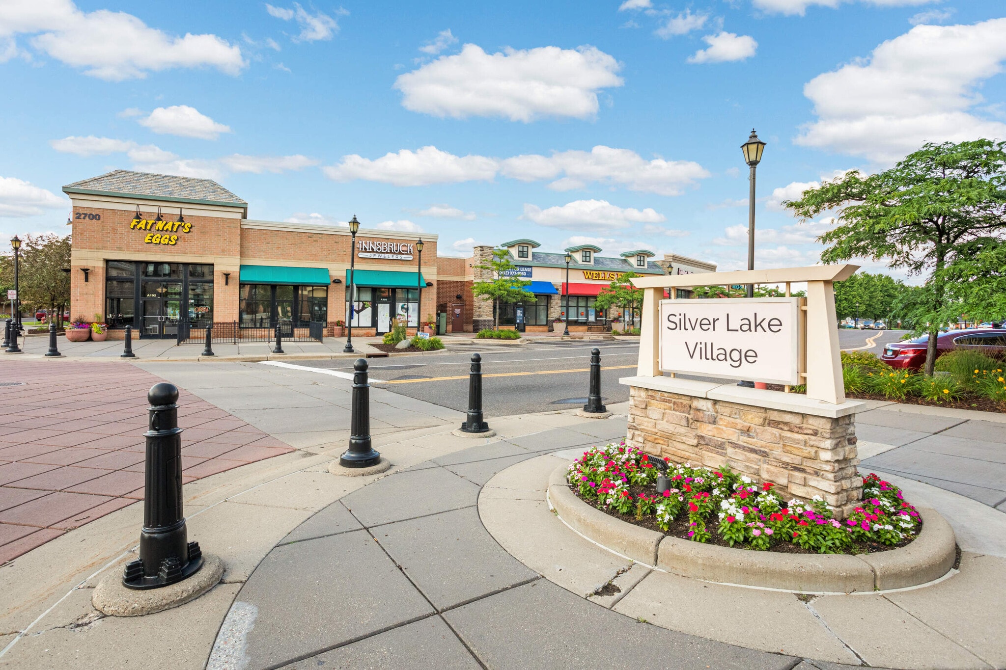 Silver Lake Village Center - 2525 Maple Ln