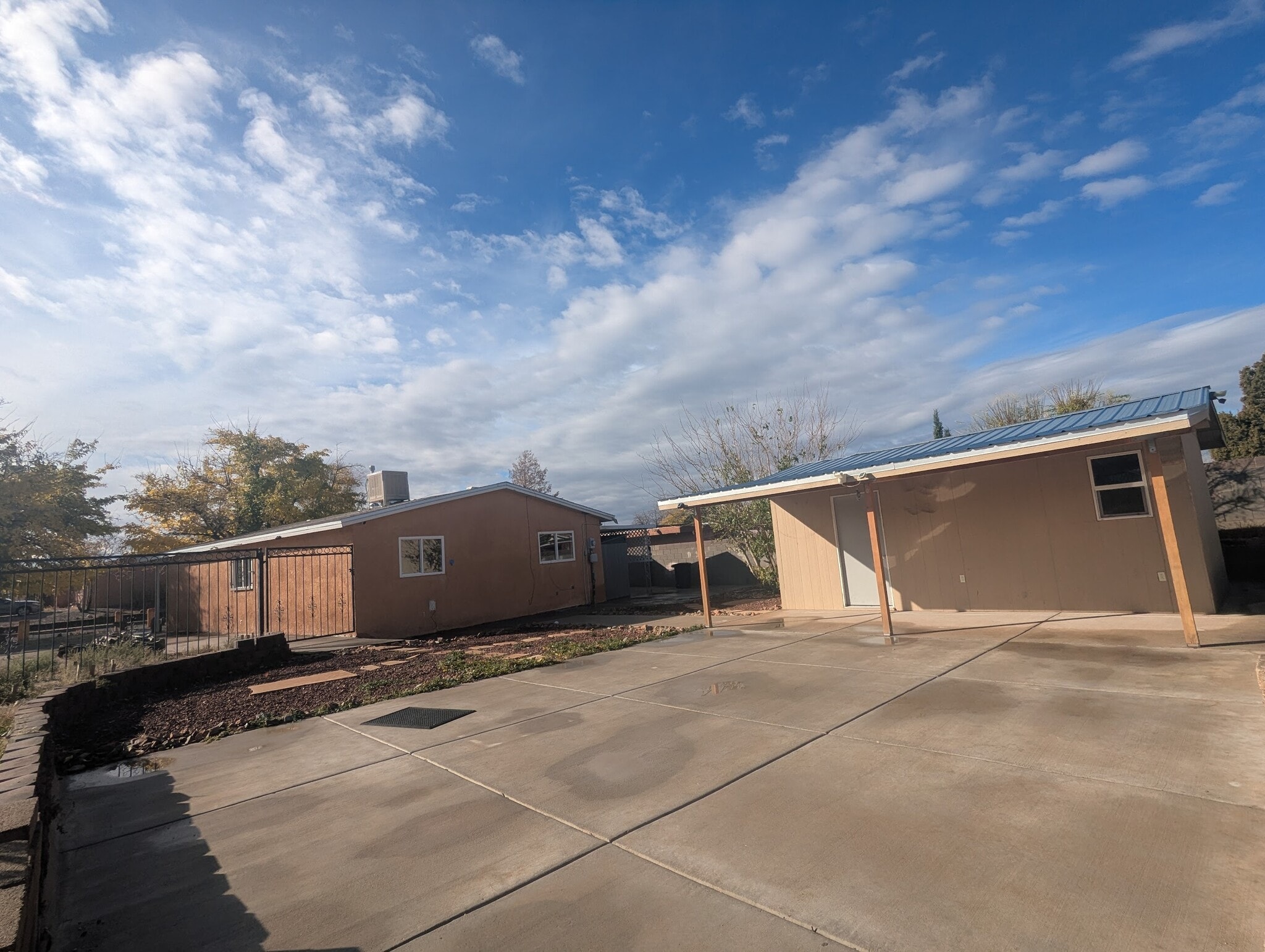 Building Photo - 11213 Chico Rd NE