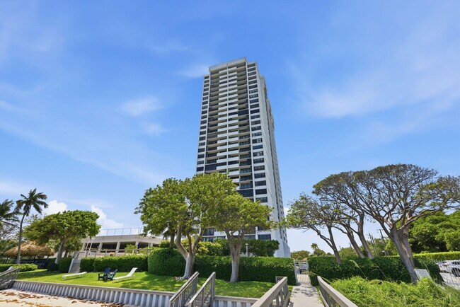 Building Photo - 5600 N Flagler Dr