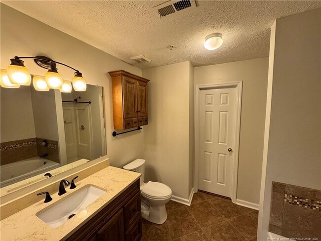 Building Photo - 300 Bubble Creek Ct