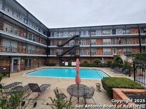Building Photo - 8401 N New Braunfels Ave