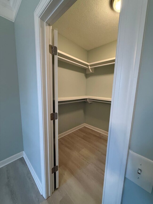 Building Photo - MOVE IN SPECIAL: 1/2 OFF FIRST FULL MONTHS RENT WITH A 12 MONTH LEASE!! 3BR/3BA in Prime Gallatin...