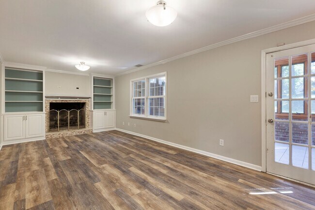 Building Photo - 3741 Fox Glen Ct NE